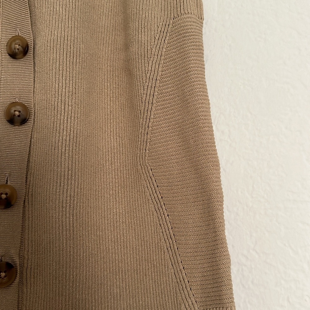 Ann Taylor - Button Front V-Neck Sweater Tank Shell in Camel Tan - Picture 3 of 4